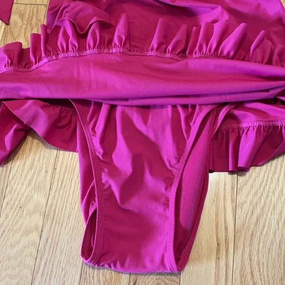 Assets by Spanx by Sara Blakely  one piece swim suit  dress size 6 - Picture 6 of 6